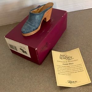 Just the Right Shoe - New